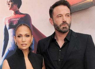 Tour-Aus und Krisengerüchte: Jennifer Lopez zeigt sich mit Ben Affleck Gerüchte um Jennifer Lopez und Ben Affleck machen derzeit die Runde. / Source: Tinseltown/Shutterstock.com