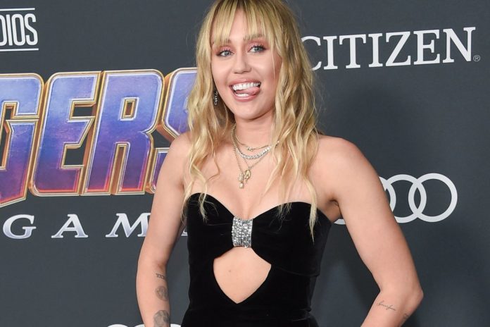 Für Miley Cyrus sind ihre Fans wie ihre Kinder. Ob sie daneben auch eigene möchte, weiß die 31-Jährige noch nicht. / Source: DFree/Shutterstock.com