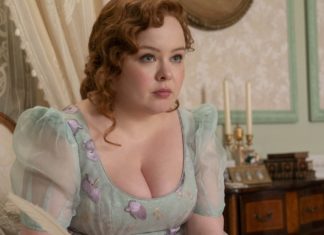 “Bridgerton”: Neuer Trailer stimmt auf das Finale von Staffel drei ein Wird Penelope ihr literarisches Alter Ego Lady Whistledown zum Verhängnis? / Source: Liam Daniel/Netflix