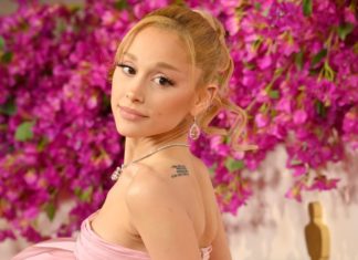 Mädchenhaft verspielt: So stylt man den TikTok-Trend “Soft Girl Look” Sängerin Ariana Grande hat den "Soft Girl Look" für sich perfektioniert. / Source: IMAGO/UPI Photo