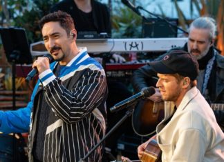 TV-Tipps am Dienstag "Sing meinen Song - Das Tauschkonzert": Eko Fresh (l.) und Johannes Oerding. / Source: RTL / Markus Hertrich