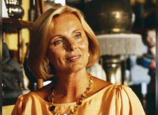 Ruth Maria Kubitschek: Das ewige “Spatzl” aus Nordböhmen Ruth Maria Kubitschek als "Spatzl" in der Kultserie "Monaco Franze". / Source: imago/United Archives