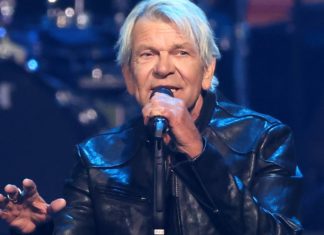 Matthias Reim muss Konzert in Spremberg kurzfristig absagen Matthias Reim, hier während eines Auftritts in der "Giovanni Zarrella Show", muss wegen Krankheit ein Konzert absagen. / Source: imago images/STAR-MEDIA