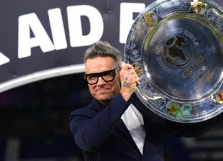 Kicker-Event: Robbie Williams sammelt viel Geld für Kinderhilfswerk Robbie Williams ist stolz auf den Ausgang seines Wohltätigkeitsspiels. / Source: IMAGO/PA Images