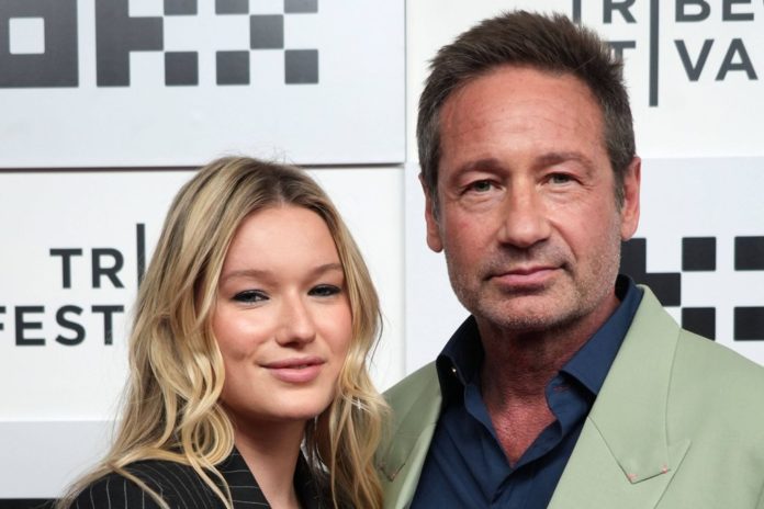 David Duchovny mit seiner Tochter West im vergangenen Jahr. / Source: imago images/ZUMA Wire