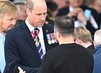 D-Day-Gedenkfeier: Prinz William und Wolodymyr Selenskyj in Frankreich Prinz William schüttelte Wolodymyr Selenskyj bei der offiziellen internationalen Zeremonie zum 80. Jahrestag des D-Day am Omaha Beach herzlich die Hand. / Source: imago images/ABACAPRESS