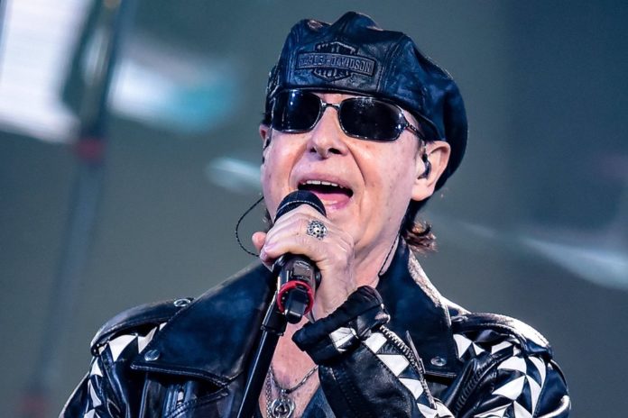 Scorpions-Sänger Klaus Meine hat in Russland viele Fans verloren. / Source: imago/Jan Huebner