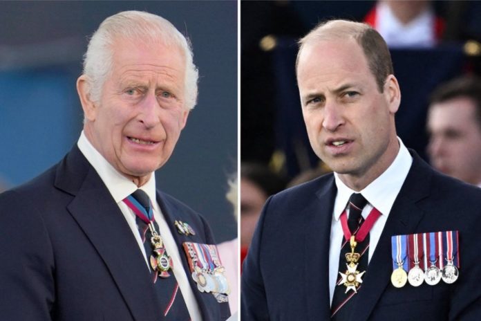 König Charles (l.) und sein Sohn Prinz William in Portsmouth. / Source: IMAGO/Spotlight Royal / IMAGO/Spotlight Royal