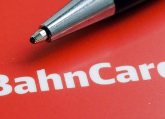 Bahncard nur noch digital: Was Verbraucher wissen müssen Die Deutsche Bahn bietet die Bahncard bald nur noch digital an. / Source: imago/photothek