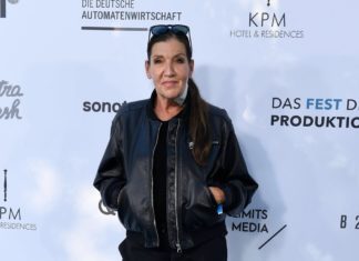 Nach Schlaganfall: Katy Karrenbauer ist zurück auf dem roten Teppich Schauspielerin Katy Karrenbauer bei ihrem Auftritt in Berlin. / Source: imago/Marja