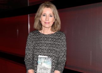 Große Sorge um Charlotte Link: Autorin ist schwer erkrankt Charlotte Link teilt beunruhigende Worte mit ihren Fans. / Source: imago images/Future Image