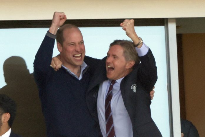 Prinz William jubelt privat am liebsten für Aston Villa im Stadion. / Source: imago/Paul Marriott