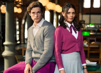 “Maxton Hall”: Die Dreharbeiten zur zweiten Staffel haben begonnen Damian Hardung und Harriet Herbig-Matten drehen für die zweite Staffel von "Maxton Hall". / Source: © Prime Video / Stephan Rabold