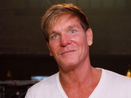 "Goodbye Deutschland"-Star Steff Jerkel hat während der Eröffnung zu seiner neuen Bar um die Hand seiner Liebsten angehalten. / Source: imago images/Future Image/C. Hardt