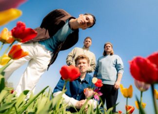 Provinz: Darum ist “Glaubst du” der perfekte EM-Song Die oberschwäbische Indie-Rock-Band Provinz stellt mit "Glaubst du" den offiziellen ZDF-EM-Song. / Source: Rufus Engelhard
