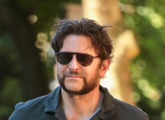 Bradley Cooper überrascht mit ungewöhnlichem Bart-Style Bradley Cooper mit seinem neuen Bart in New York City. / Source: imago/Cover-Images