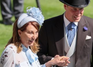 Prinzessin Kate: Ihre Eltern unterstützen William beim Royal Ascot Prinz William Hand in Hand mit Schwiegermutter Carole Middleton. / Source: Chris Jackson/Getty Images
