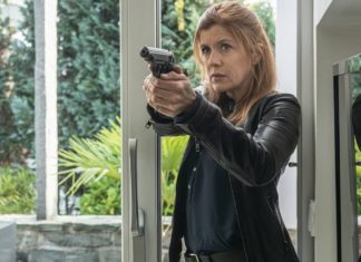 TV-Tipps am Freitag "Der Staatsanwalt: Tödliches Dickicht": Hauptkommissarin Kerstin Klar (Fiona Coors) verschafft sich Zugang zu einer Wohnung. / Source: ZDF/Daniel Dornhöfer