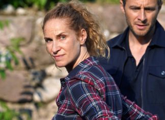 TV-Tipps am Donnerstag "Der Bozen-Krimi": Sonja Schwarz (Chiara Schoras, l.) und Jonas Kerschbaumer (Gabriel Raab) auf der Suche nach Hinweisen. / Source: ARD Degeto/Hans Joachim Pfeiffer