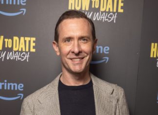 Tim Downie spielt in “Romeo und Julia”-Adaption mit Tim Downie spielt in "All That Glitters" einen Schuldirektor. / Source: Simon Ackerman/WireImage