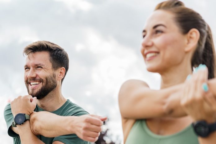 Viele Frauen fühlen sich durch die Idealbilder in den sozialen Medien gehemmt. / Source: muse studio/Shutterstock