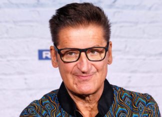 “Horrorjahr”: Pur-Sänger Hartmut Engler enthüllt Arthrose-Erkrankung Hartmut Engler im Oktober 2023 bei der Premiere des PUR-Musicals "Abenteuerland" im Capitol Theater in Düsseldorf. / Source: IMAGO/Panama Pictures