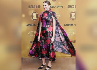 Florales Cape-Kleid: Schwangere Mandy Moore legt blumigen Auftritt hin Schauspielerin Mandy Moore ist in freudiger Erwartung. / Source: imago/Cover-Images