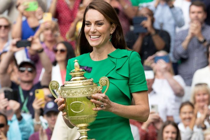 Zu Prinzessin Kates royalen Aufgaben gehört es, den Wimbledon-Siegern ihre Trophäen zu überreichen. Wird sie dies auch dieses Jahr übernehmen können? / Source: imago/i Images