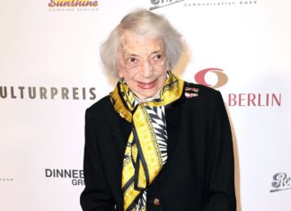 “Legendär”: “Vogue”-Cover mit Margot Friedländer wird gefeiert Margot Friedländer bei einem Auftritt in Berlin. / Source: imago/Future Image