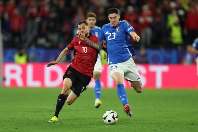 Italien setzte sich gegen Albanien am Samstagabend mit 2:1 durch. / Source: IMAGO/ABACAPRESS