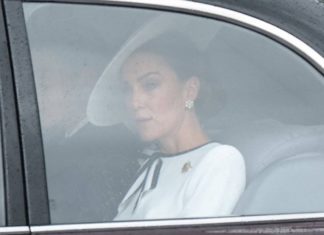 Sie ist wieder da: Prinzessin Kate auf dem Weg zum Palast Prinzessin Kate auf dem Weg in den Buckingham Palast. / Source: IMAGO/i Images