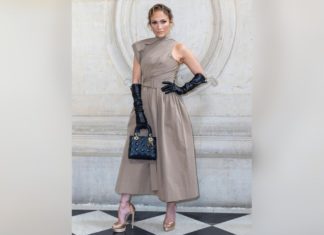 Jennifer Lopez ohne Ben Affleck in der Stadt der Liebe Jennifer Lopez bei der Christian-Dior-Show in Paris. / Source: imago/Bestimage