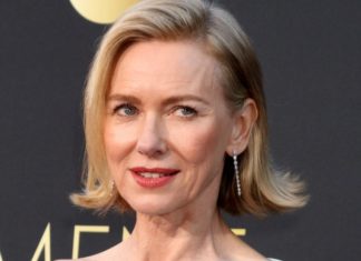 “Geriet in Panik”: Naomi Watts über ihre Wechseljahre mit 36 Naomi Watts hat bereits 2022 ein Unternehmen gegründet, das Produkte für die Wechseljahre auf den Markt bringt. / Source: 2024 Kathy Hutchins/Shutterstock.com