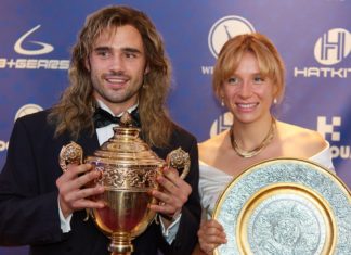 “Perfect Match” über Graf & Agassi: Spiel, Satz und Sieg für die Liebe Vor allem Toby Sebastian sieht dem echten Andre Agassi extrem ähnlich. Doch auch Lena Klenke kommt Steffi Graf optisch sehr nahe. / Source: © Bravado Media – MarVista Entertainment / Umberto Poto