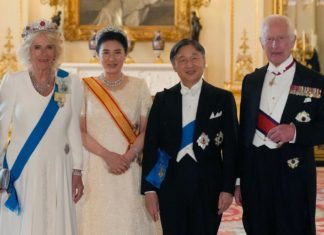 Camilla und Charles empfangen Japans Kaiserpaar zum Staatsbankett Königin Camilla, Kaiserin Masako, Kaiser Naruhito und König Charles III. beim Staatsbankett im Buckingham Palast. / Source: KIRSTY WIGGLESWORTH / POOL/AFP via Getty Images