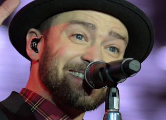 “Harte Woche”: Justin Timberlake gibt erstes Konzert nach Festnahme Justin Timberlake führt seine Tour fort. / Source: A.PAES/Shutterstock