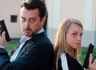 TV-Tipps am Montag "Steirerstern": Kommissar Bergmann (Stefan Gorski) und seine Partnerin Anni (Anna Unterberger) stehen vor einem Rätsel. / Source: ARD Degeto/Programmplanung und P