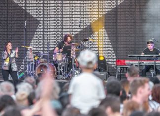 Silbermond-Konzert wegen NDR-Warnstreik kurzfristig abgesagt Silbermond auf der Bühne in Chemnitz. / Source: imago images/Fotostand