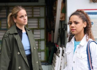 Das passiert heute in den Soaps "Unter uns": Paula (r.) beschliesst angespannt, dem Pärchenabend von Cecilia und Valentin aus dem Weg zu gehen. / Source: RTL / Stefan Behrens