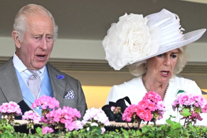 König Charles und Camilla wirken am dritten Tag vom Royal Ascot nicht glücklich. / Source: imago/PA Images