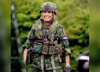 Kampfbereit! Königin Máxima begeistert im Militäroutfit Königin Máxima ist allzeit bereit. / Source: imago/PPE
