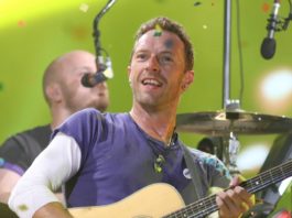 Chris Martin bei einem Coldplay-Konzert in Brasilien. / Source: imago/Fotoarena