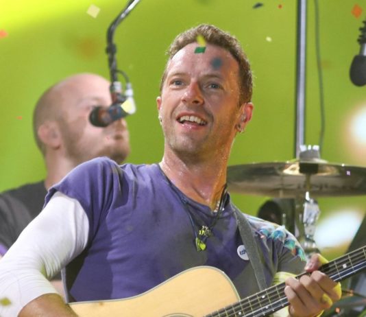 Coldplay müssen Millionen an Ex-Manager zahlen Chris Martin bei einem Coldplay-Konzert in Brasilien. / Source: imago/Fotoarena