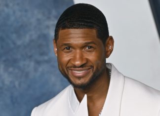 “Zu früh”? Usher bekommt Preis für Lebenswerk 2024 ist sein Jahr: Usher wurde für sein Lebenswerk ausgezeichnet. / Source: 2023 Featureflash Photo Agency/Shutterstock.com