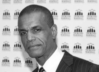 Soap-Star und Model Renauld White im Alter von 80 Jahren verstorben Model und Seifenopern-Star Renauld White ist im Alter von 80 Jahren verstorben. / Source: IMAGO/Avalon.red