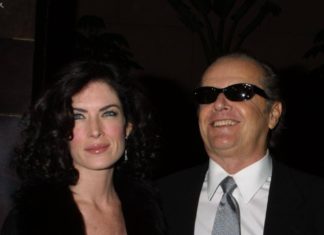 Jack Nicholson: Ex-Freundin Lara Flynn Boyle hält weiterhin Kontakt Lara Flynn Boyle und Jack Nicholson bei einem gemeinsamen Auftritt im Jahr 2001. / Source: imago/Newscom World
