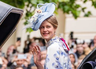 Lady Louise Windsor: Männlicher Begleiter sorgt für Spekulationen Am 15. Juni strahlte Lady Louise Windsor bei "Trooping the Colour". / Source: PhotoFires/Shutterstock.com